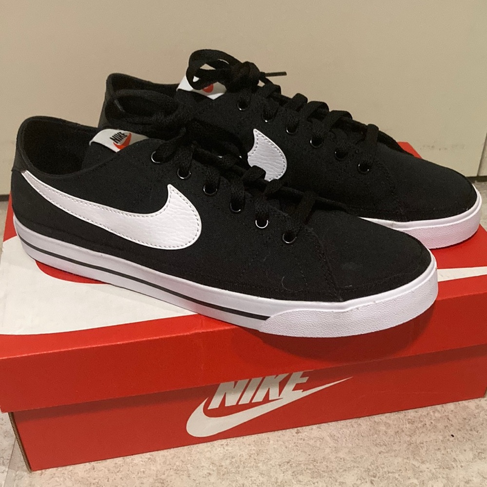 NIKE Court Legacy Canvas Sneaker